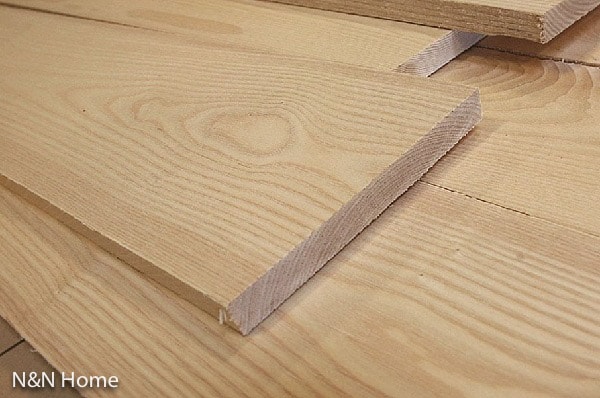 Ngoài những loại gỗ trên, thì gỗ Mít, gỗ Sồi, gỗ Căm Xe hay gỗ Gụ,... cũng là những loại gỗ được sử dụng khá phổ biến trong việc xây dựng nhà gỗ và thiết kế các vật phẩm nội thất từ gỗ mà chúng ta có thể lựa chọn cho ngôi nhà của mình.